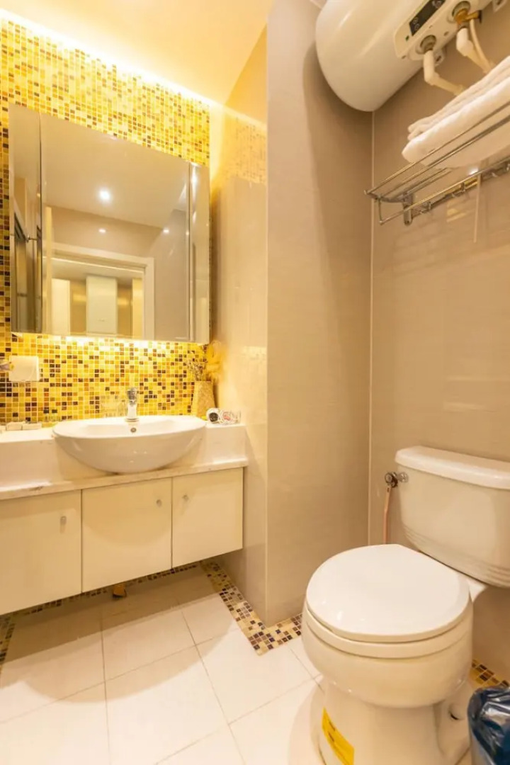 Old Faithful Lodge & Cabins - Inside the Park