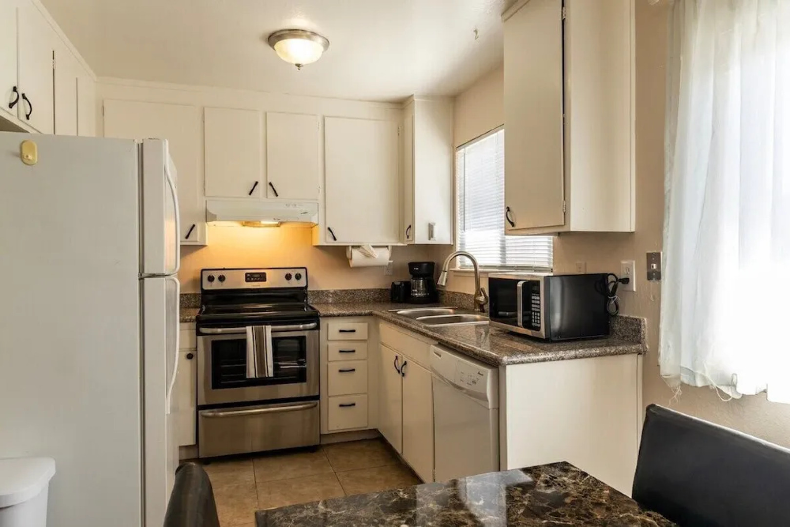 Cozy 2-bedroom in Concord