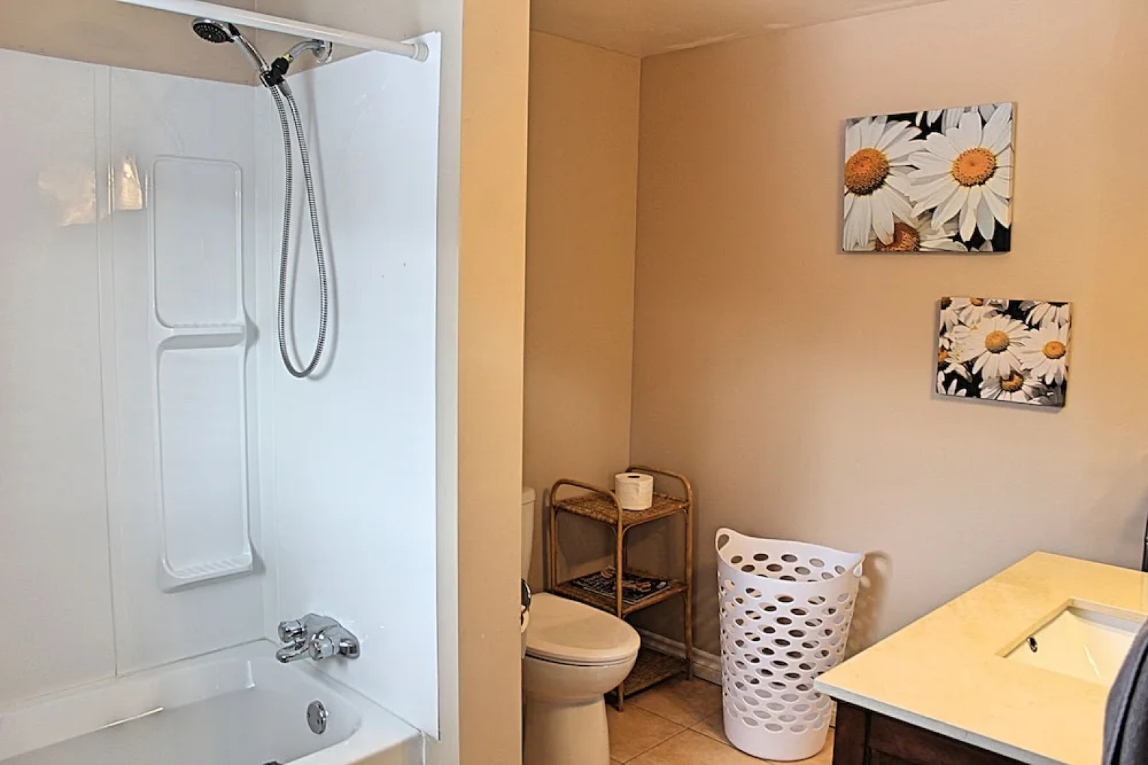 Lakeside 2 Bedroom Guest Suite