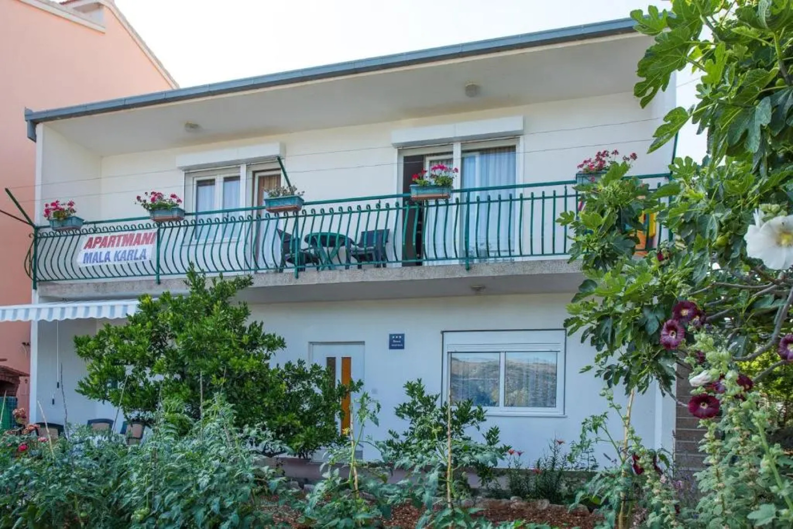 Apartments Mala Karla 1685