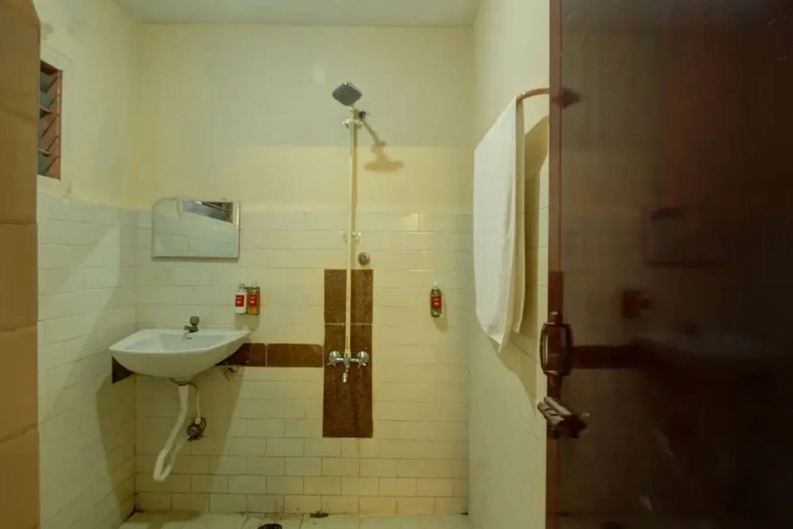 OYO Flagship 31125 Hotel Viknesh