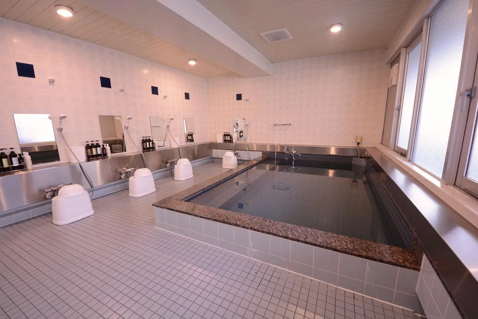 Отель Coco Stay Nishikawaguchi Ekimae