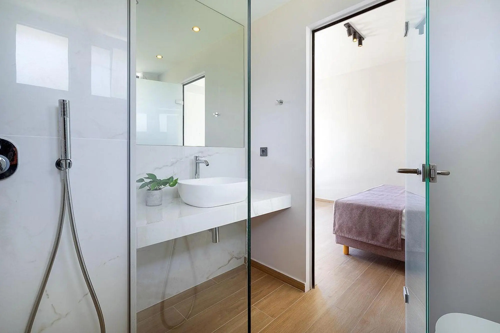 Sea View 4 Bedroom Villa With a Heated Pool