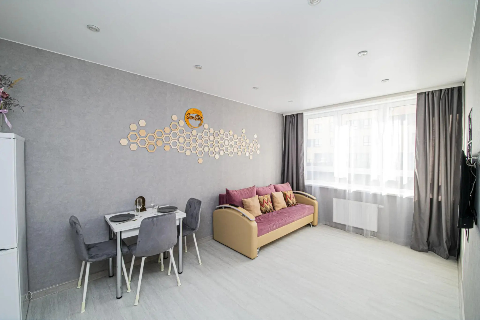 SunSet (СанСет) на улице Героя Советского Союза Аристархова