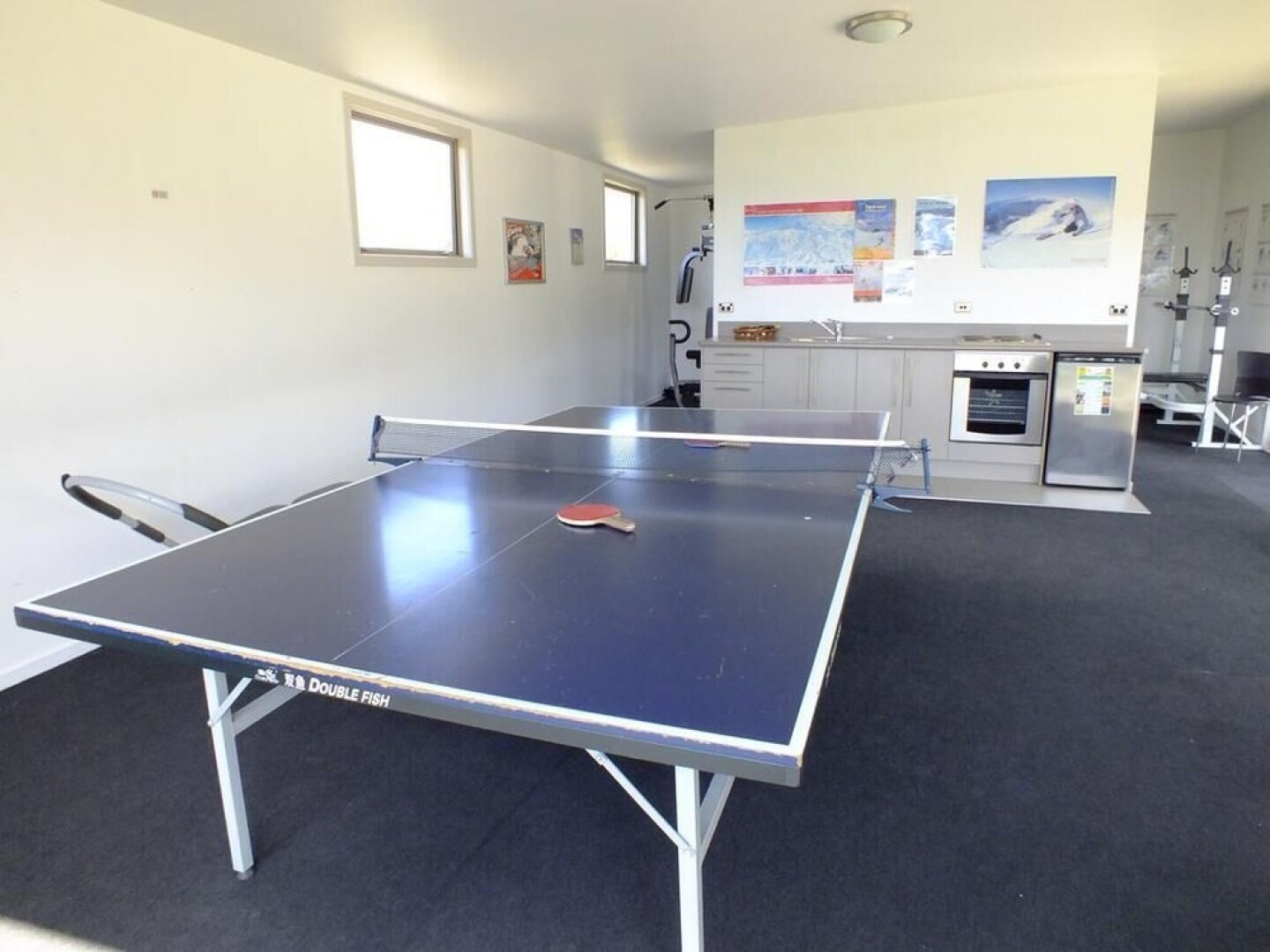 Toodle's Super Six in Wanaka w Mountain Views