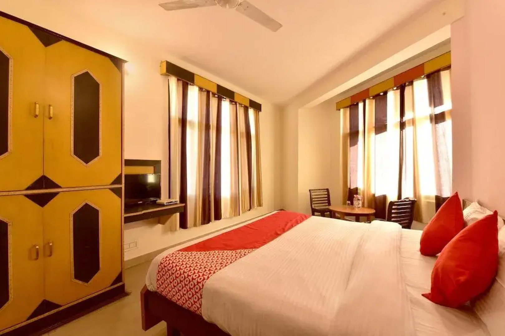Hotel Silver Face by OYO Rooms