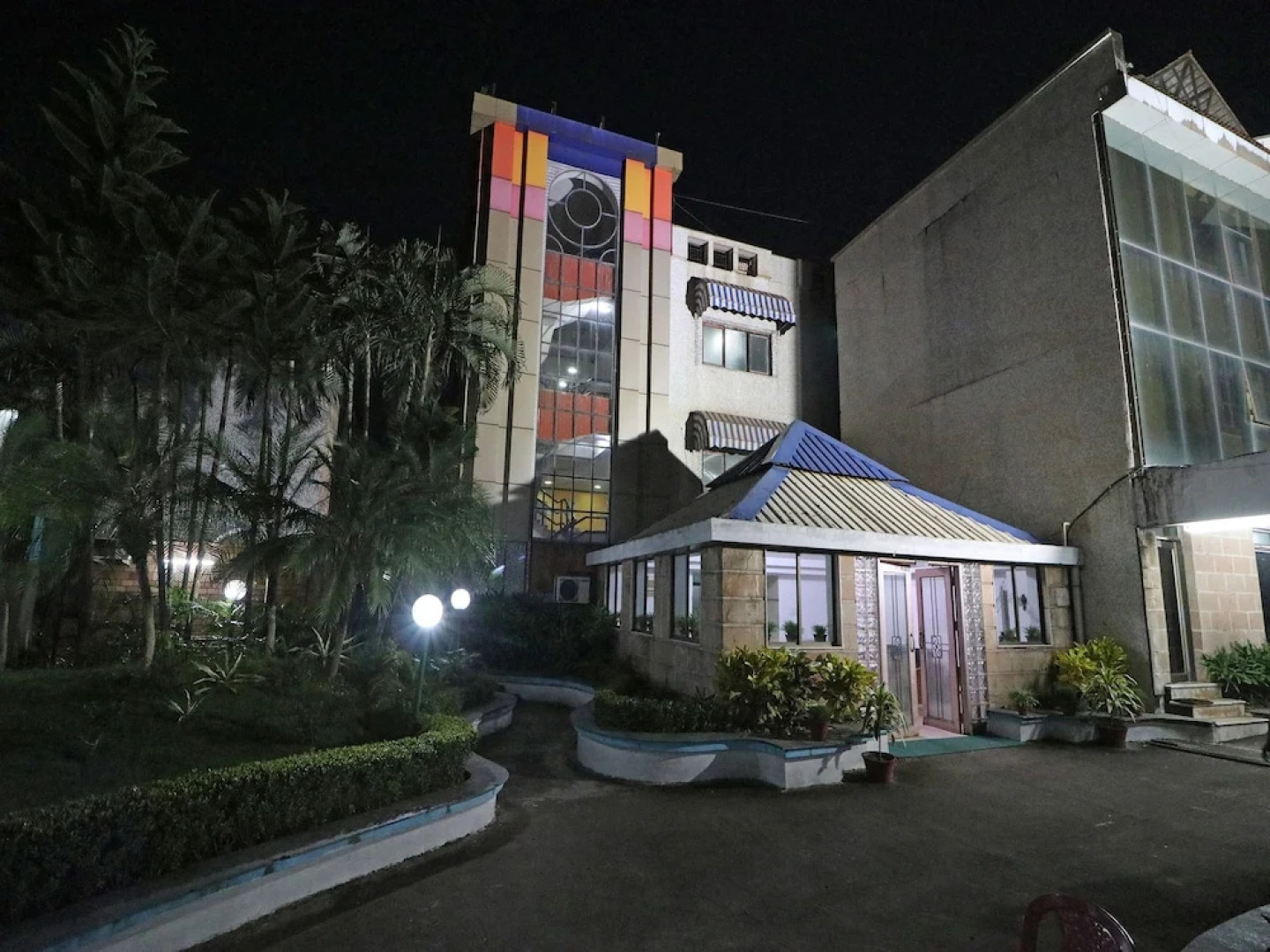 OYO 22269 Hotel Landmark Plaza