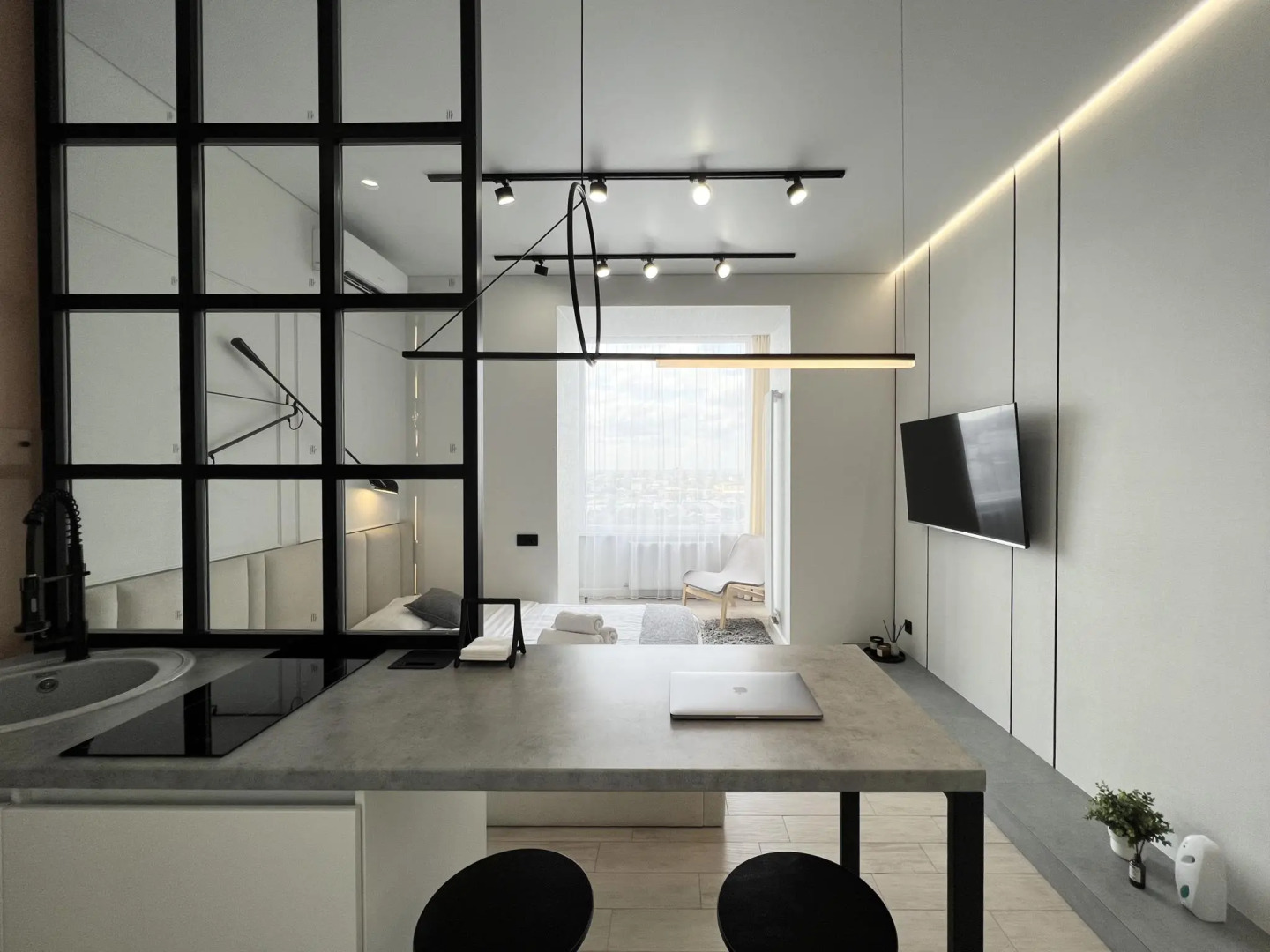 Live (Лайв) на улице Байзакова 131/1