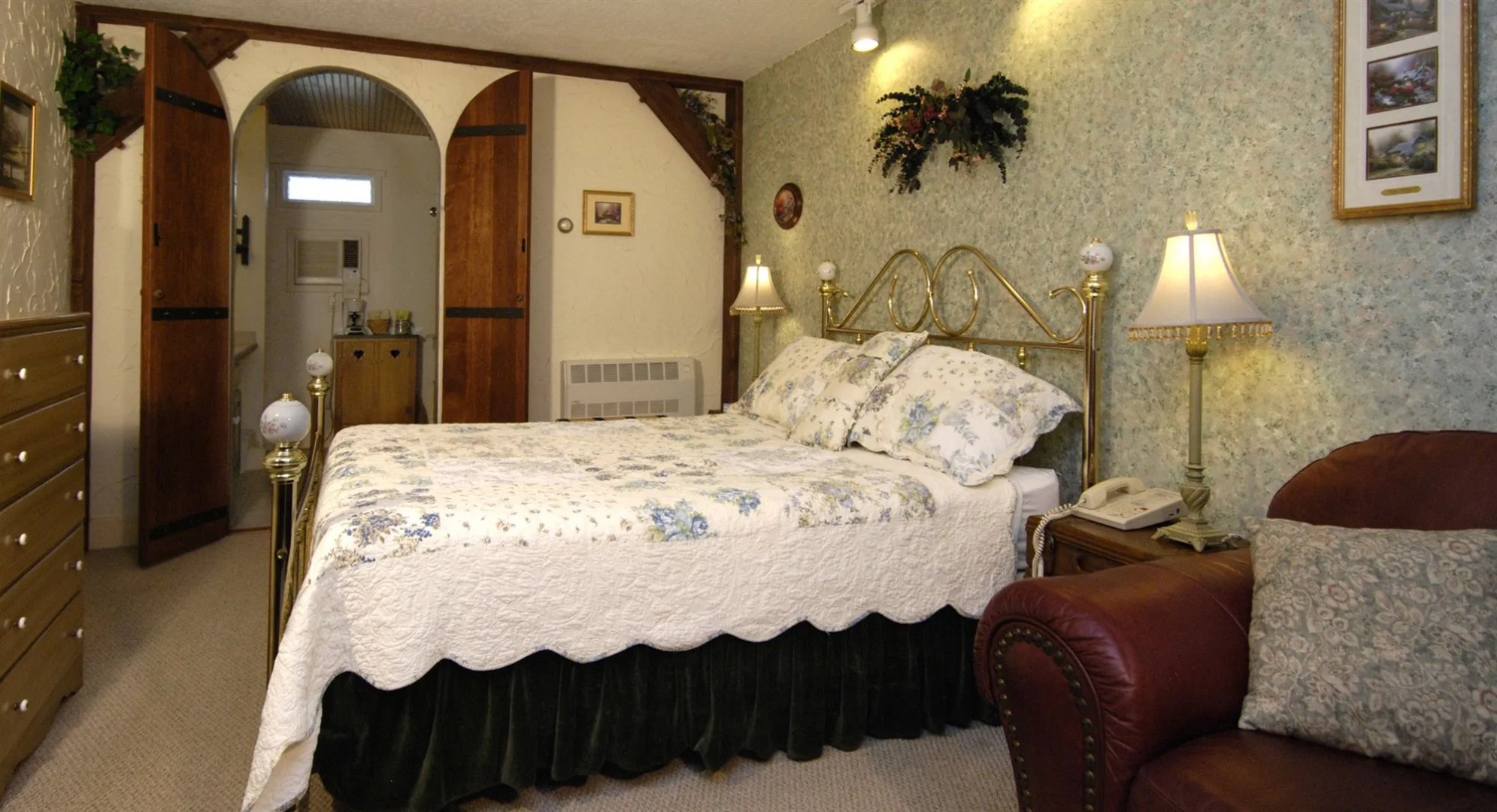 Wrens Nest Village Inn