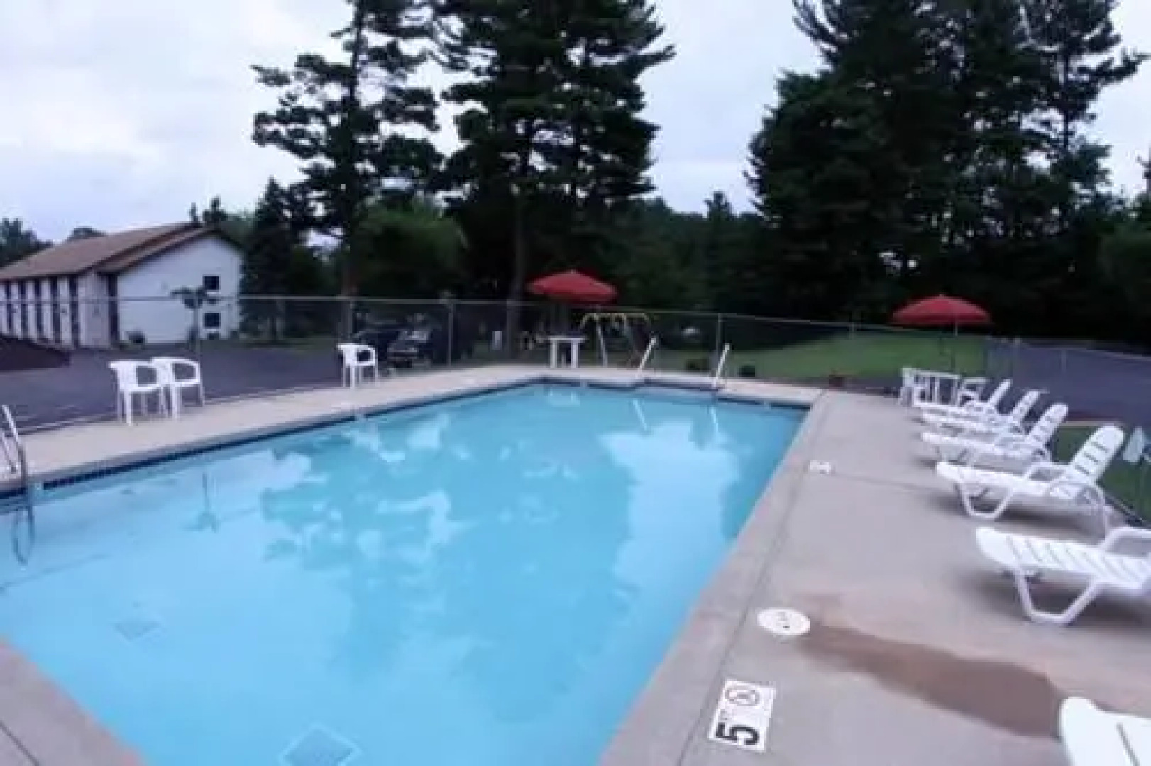 Chippewa Motel & Suites