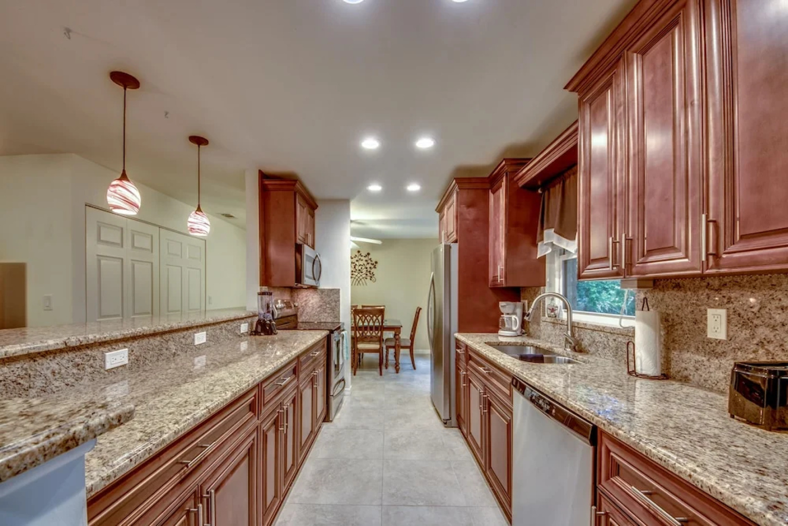 Charter Club Condo - Roelens Vacations