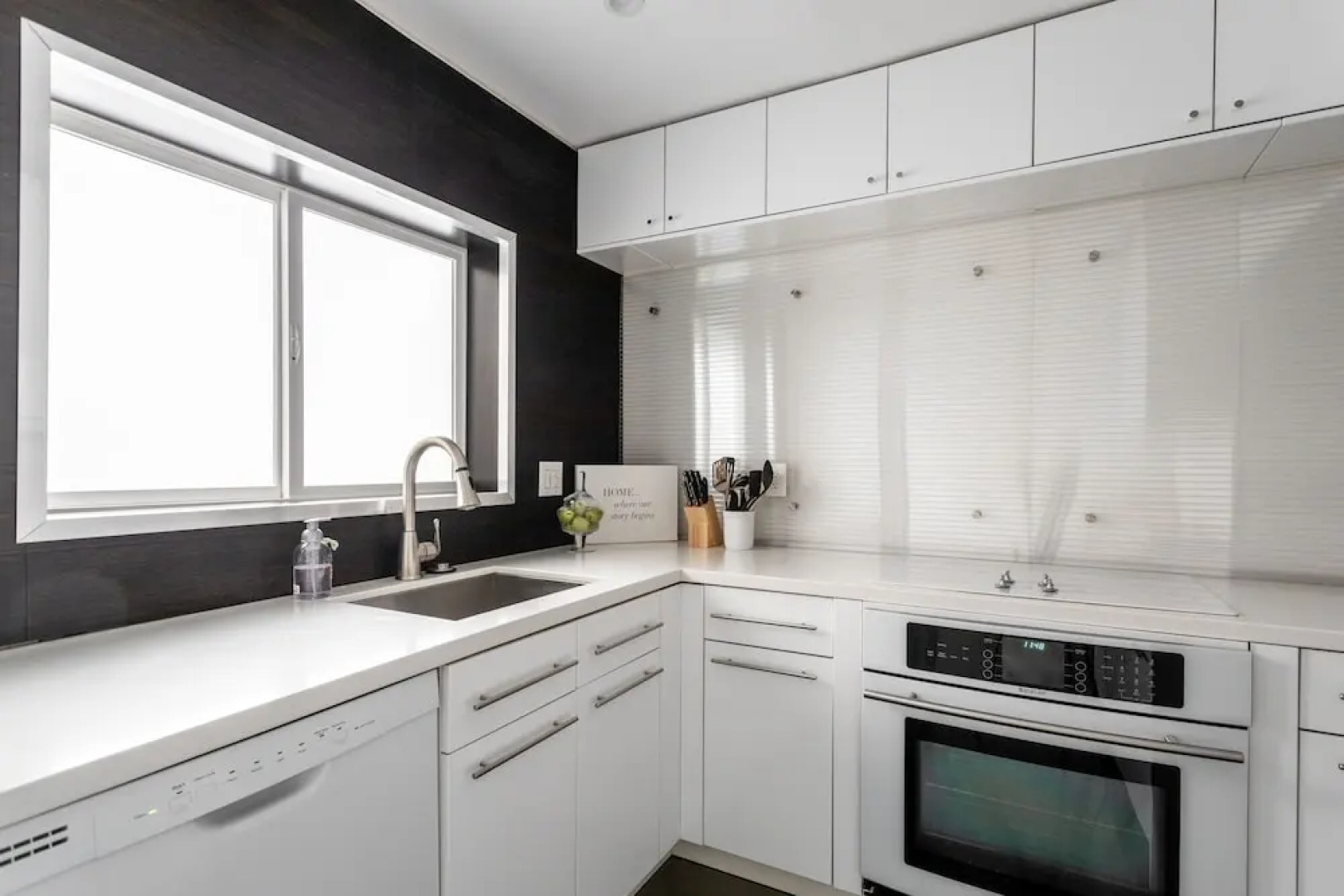 Luxury Living in Contemporary Old Town Scottsdale Townhouse townhouse