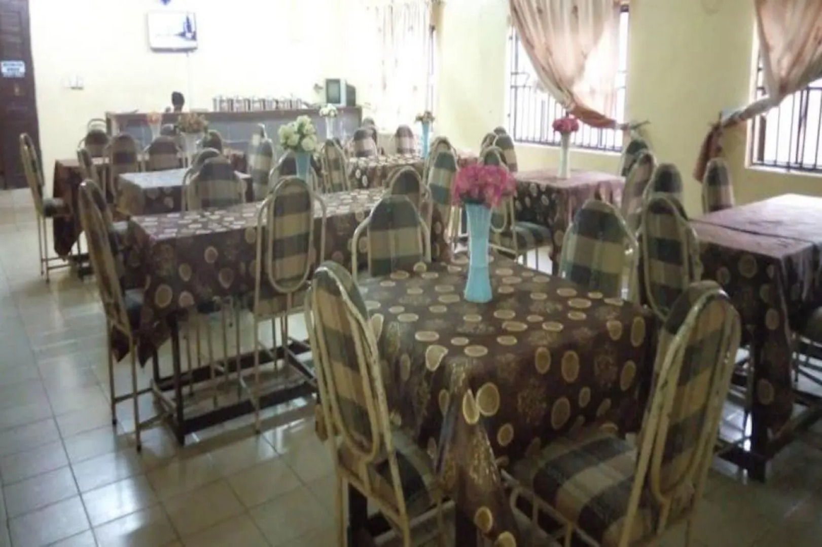 Hail Henrietta Hotel