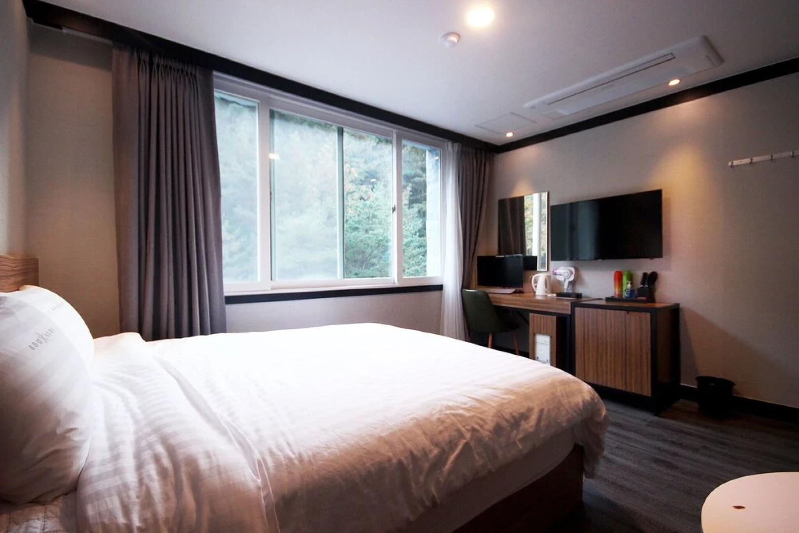 Yangsan Deokgye Seastar