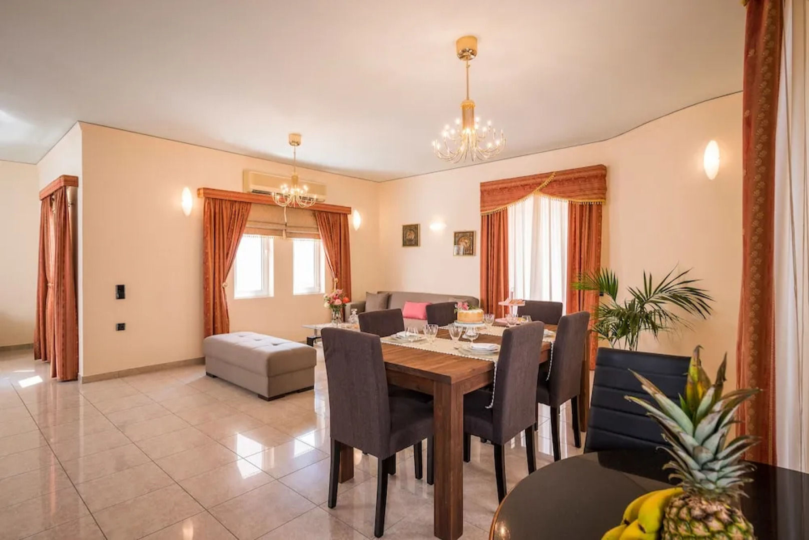 Steps to the Beach Spacious Home-Parking