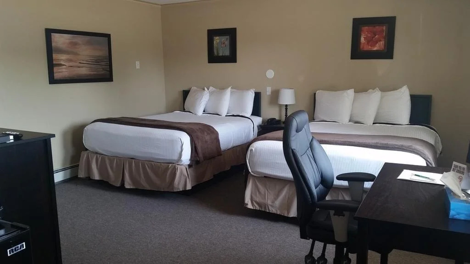 Middleton Motel & Suites