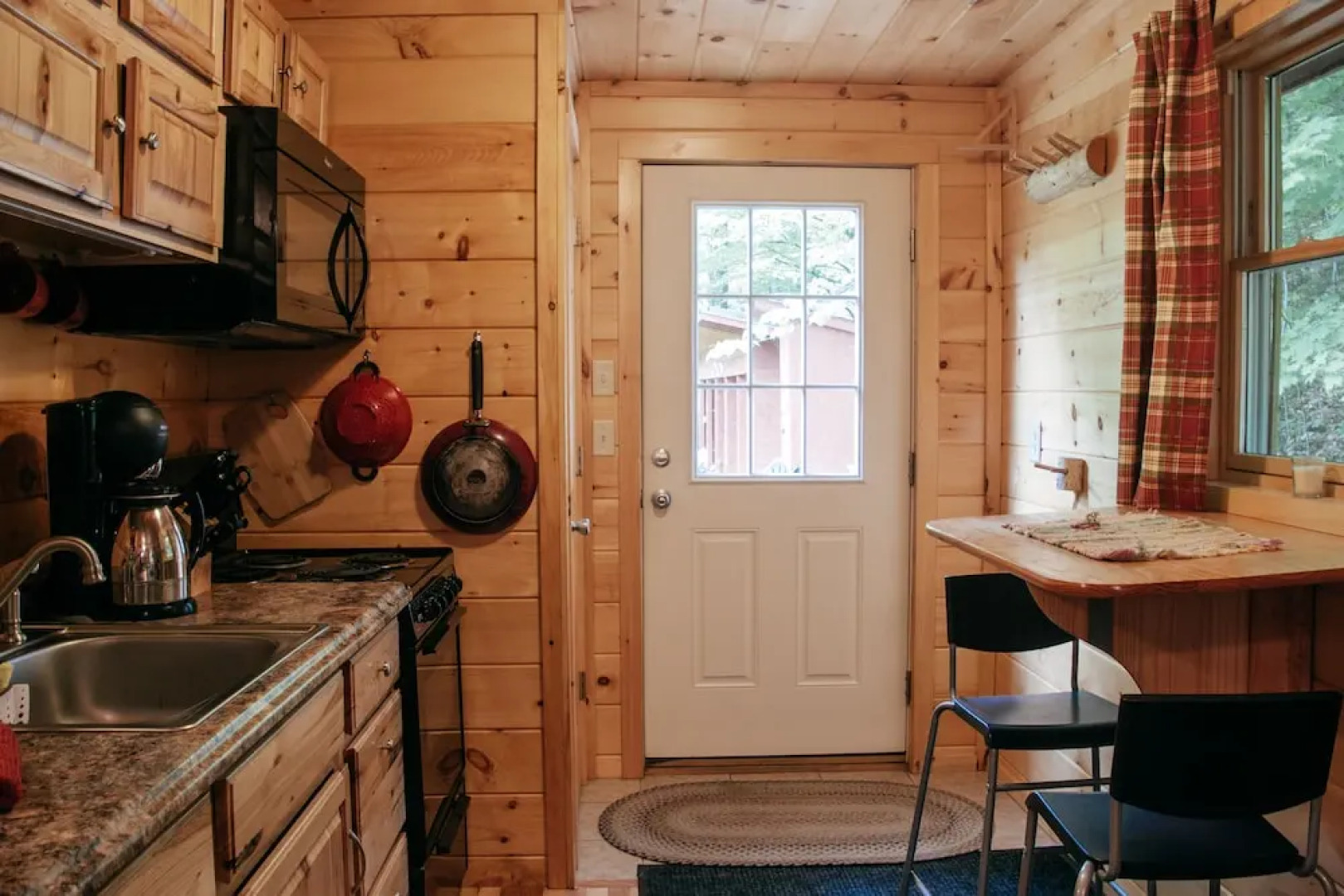 Wellnesste Lodge and Cabin Rentals