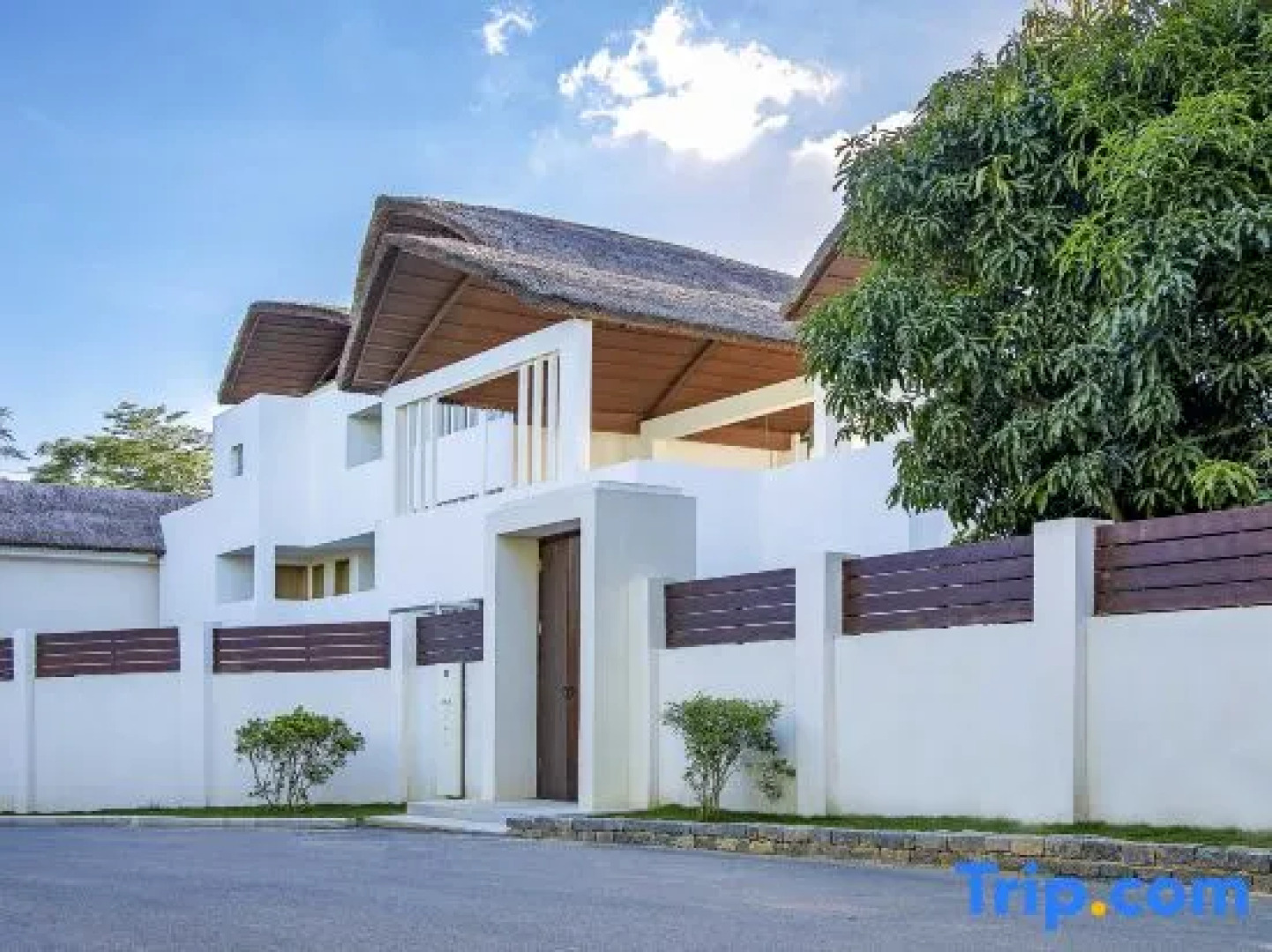 Blonsay Tropical Rainforest Resort Hotel