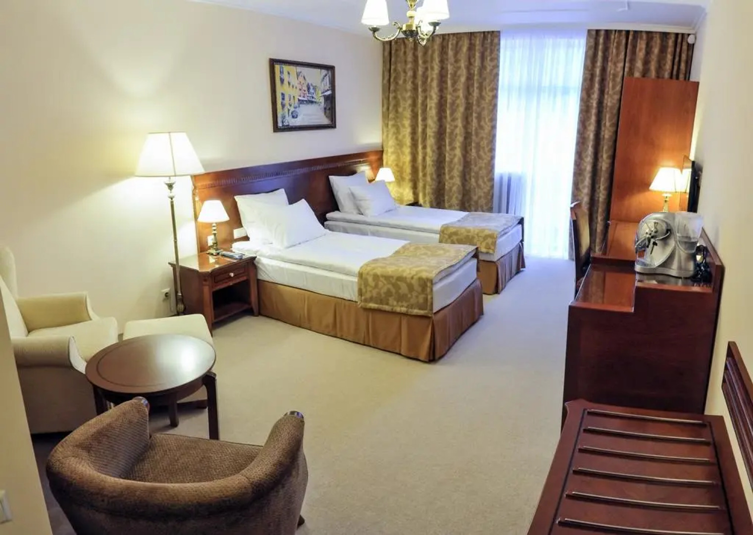 Отель Вэйлер