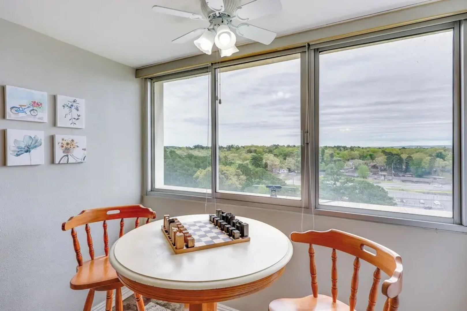 Rorys Roost Hot Springs Condo on Lake Hamilton!