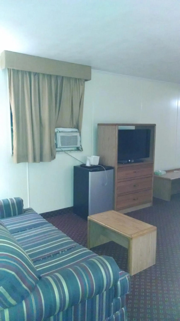 Red Carpet Inn & Suites Ebensburg