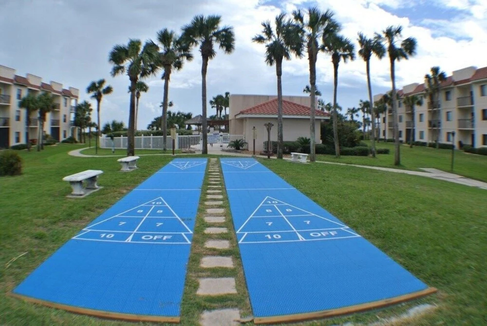 I33 - Ocean Village Club