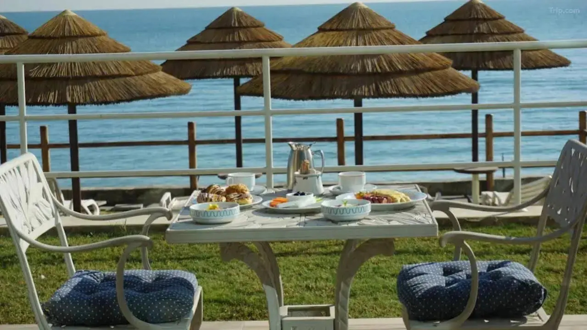 Al Kout Beach Hotel