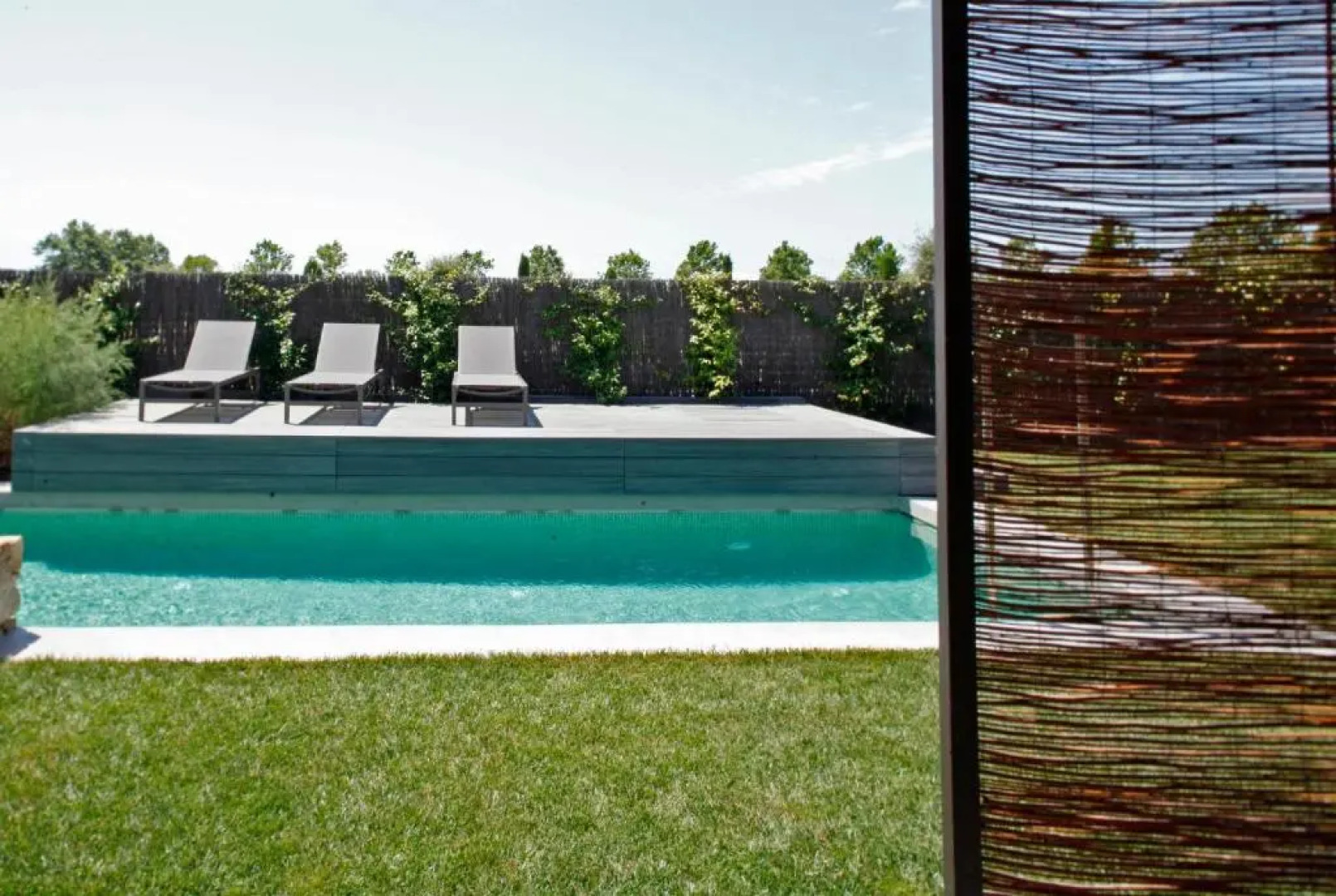 FridaysFlats, Beautiful Villa With Pool