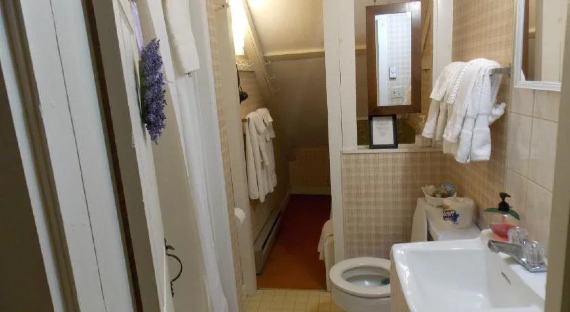 Old Red Inn & Cottages