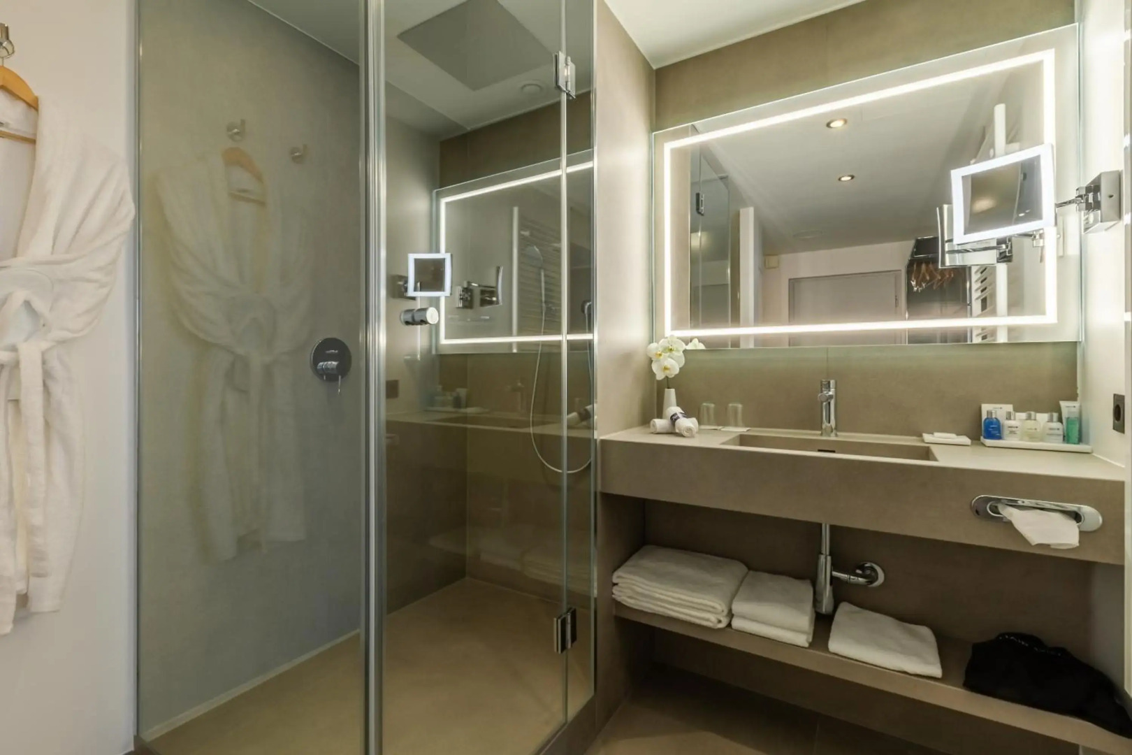 Отель NYX Erfurt by Leonardo Hotels