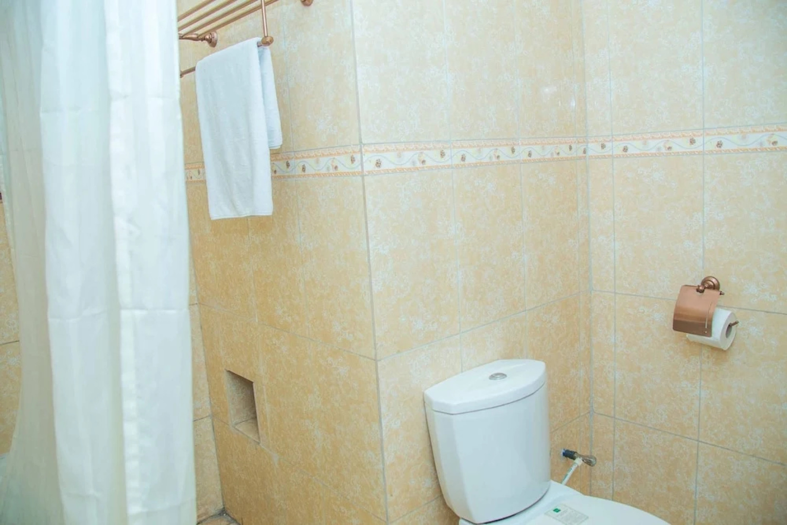 Royal Crest Hotel & Suites