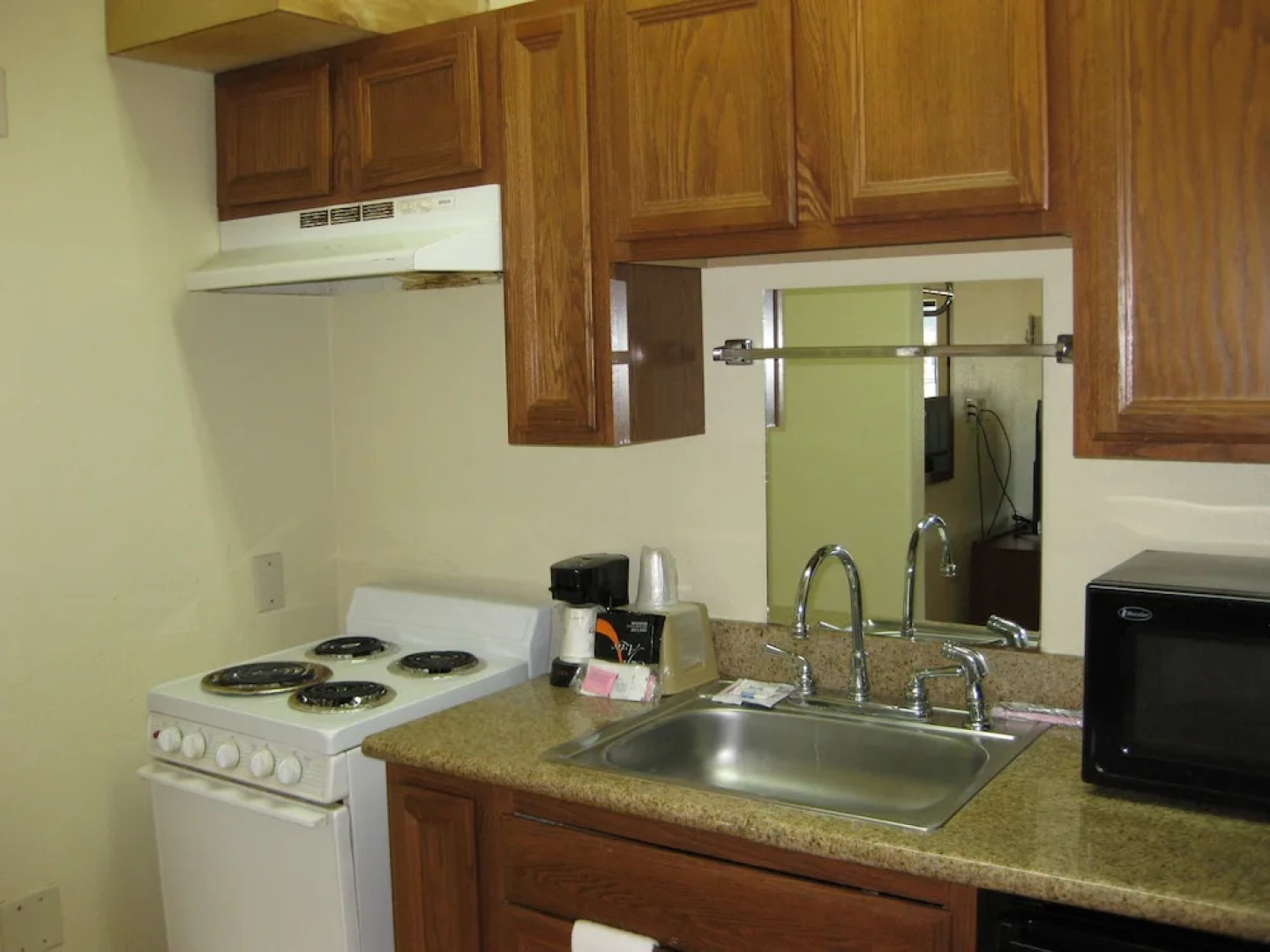 Scottish Inn and Suites