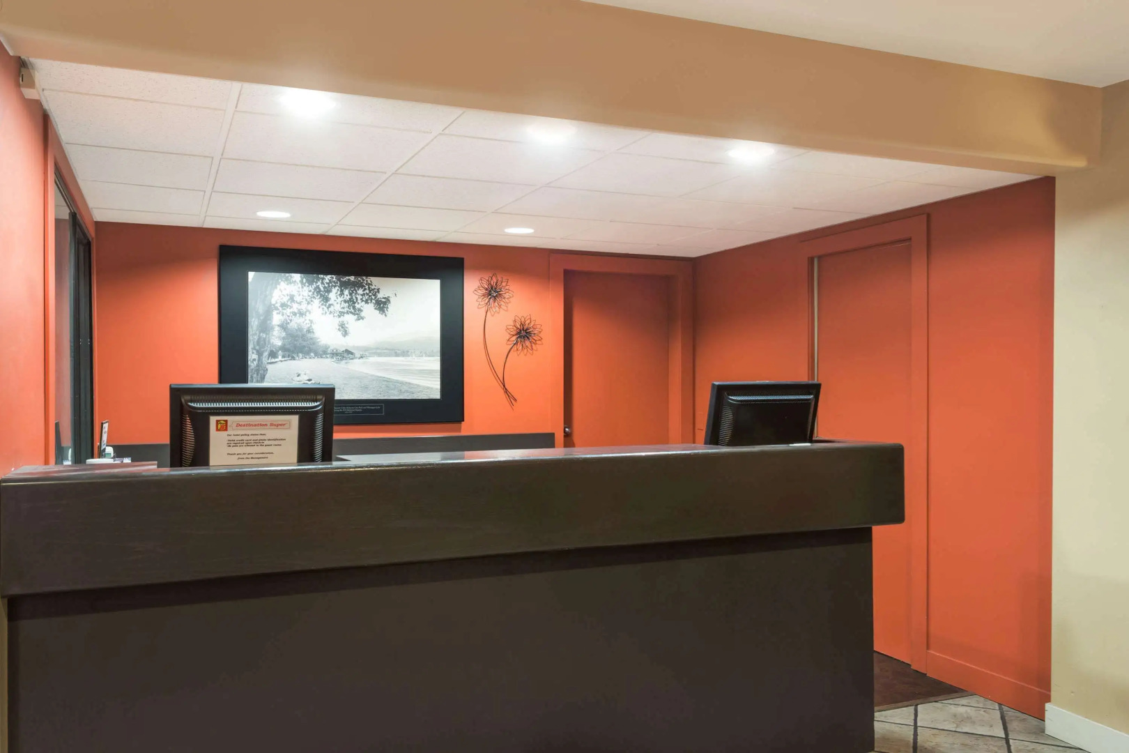 Super 8 by Wyndham Kelowna BC