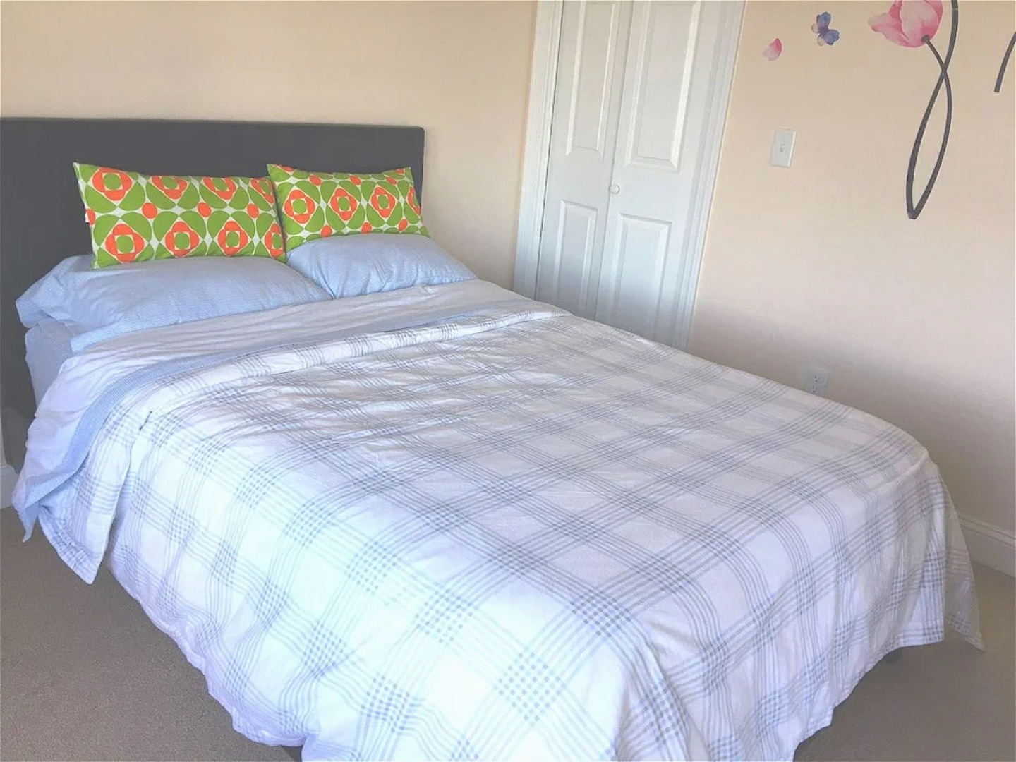 Rooms in Family House in Salem Boston