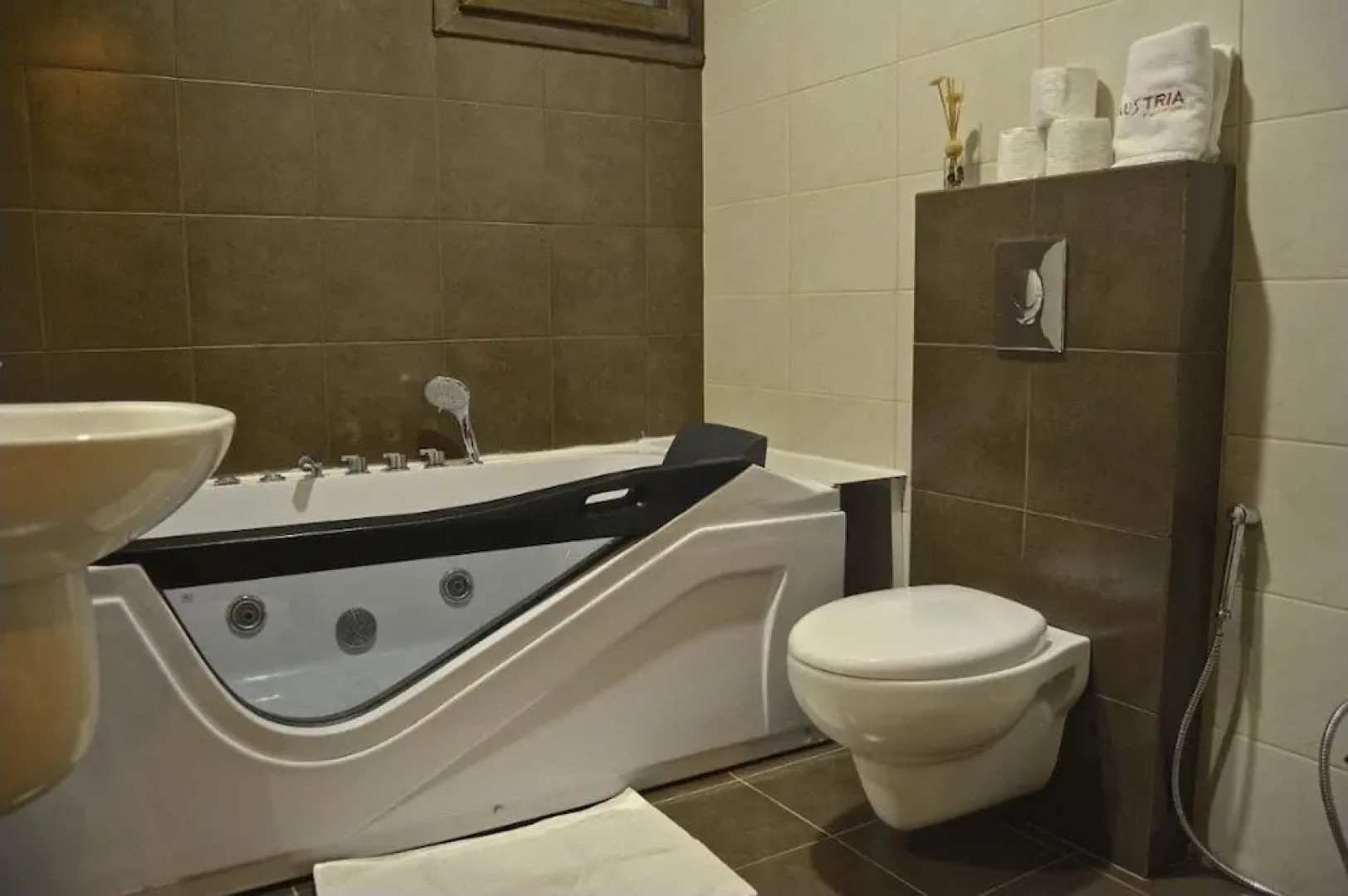 Austria Luxury Apartments, Faraya