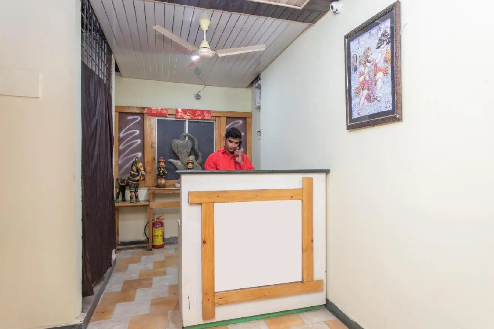 OYO 24109 Hotel Santushti