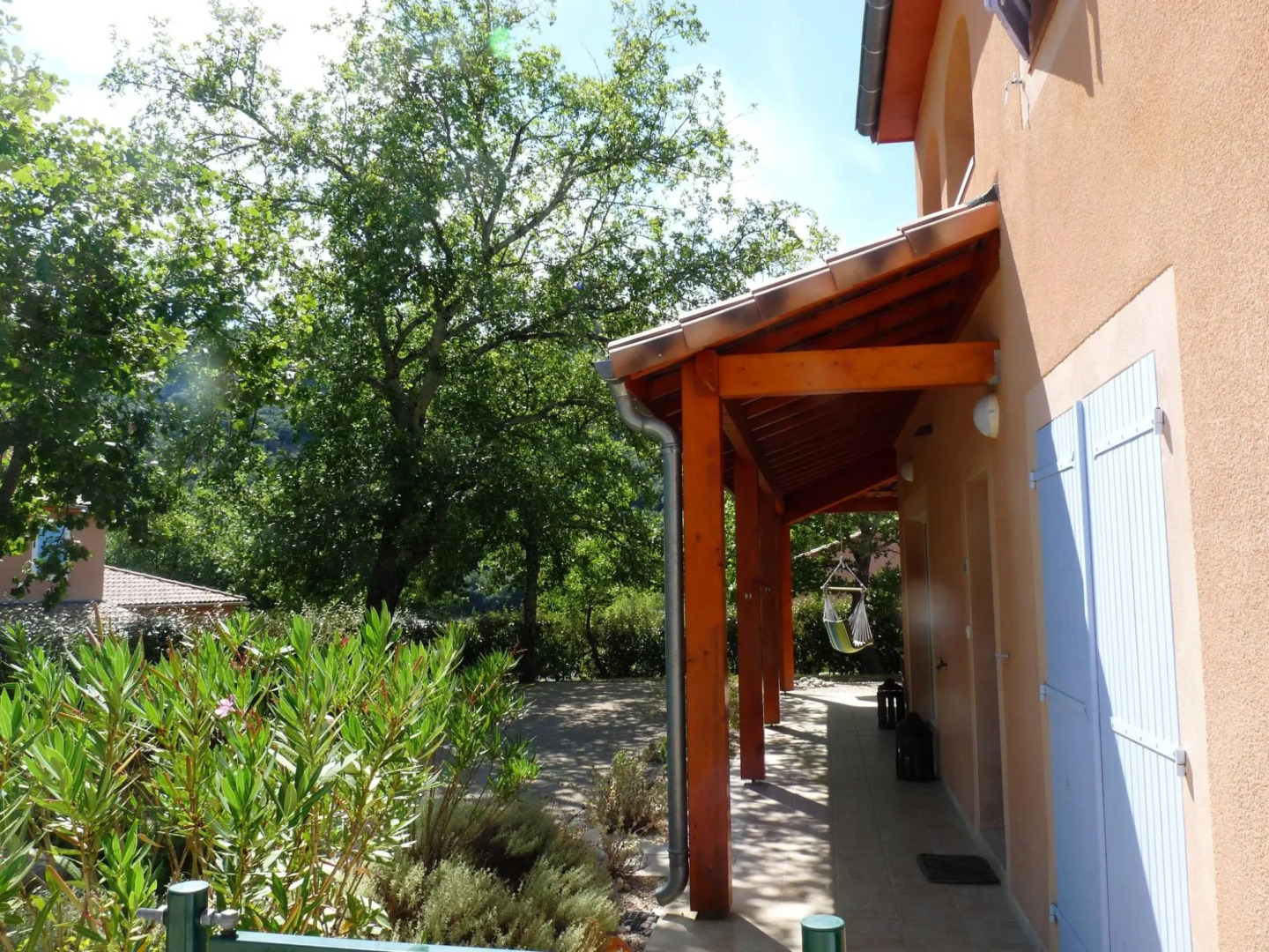 Elegant Villa in Les Mazes with Swimming Pool