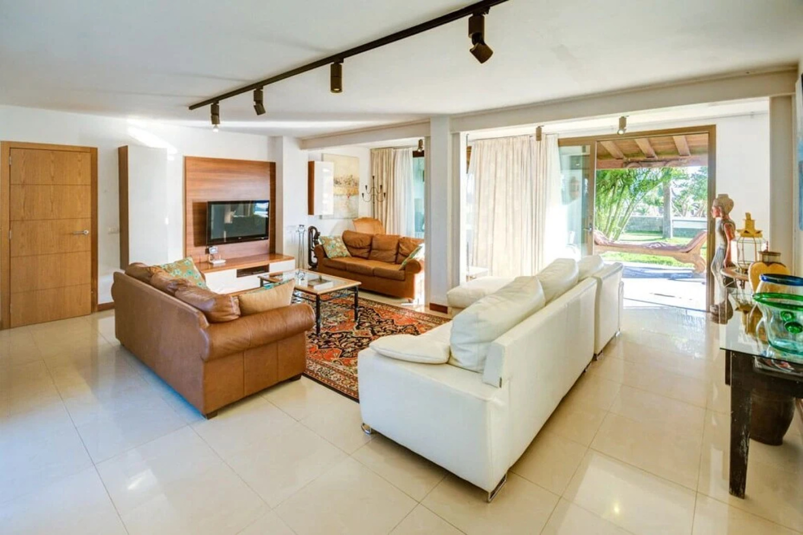 1327 La Quinta Heights