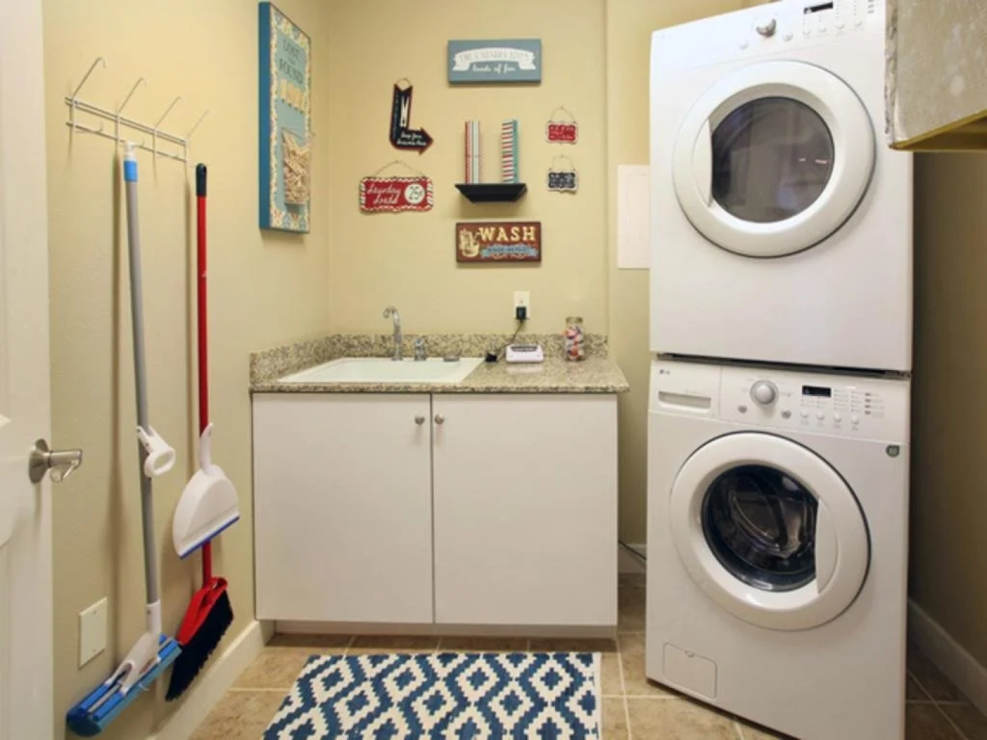Bridgeport Condo #210