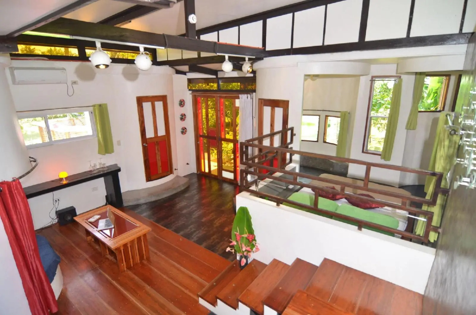 SomeWhere Else Boutique Resort