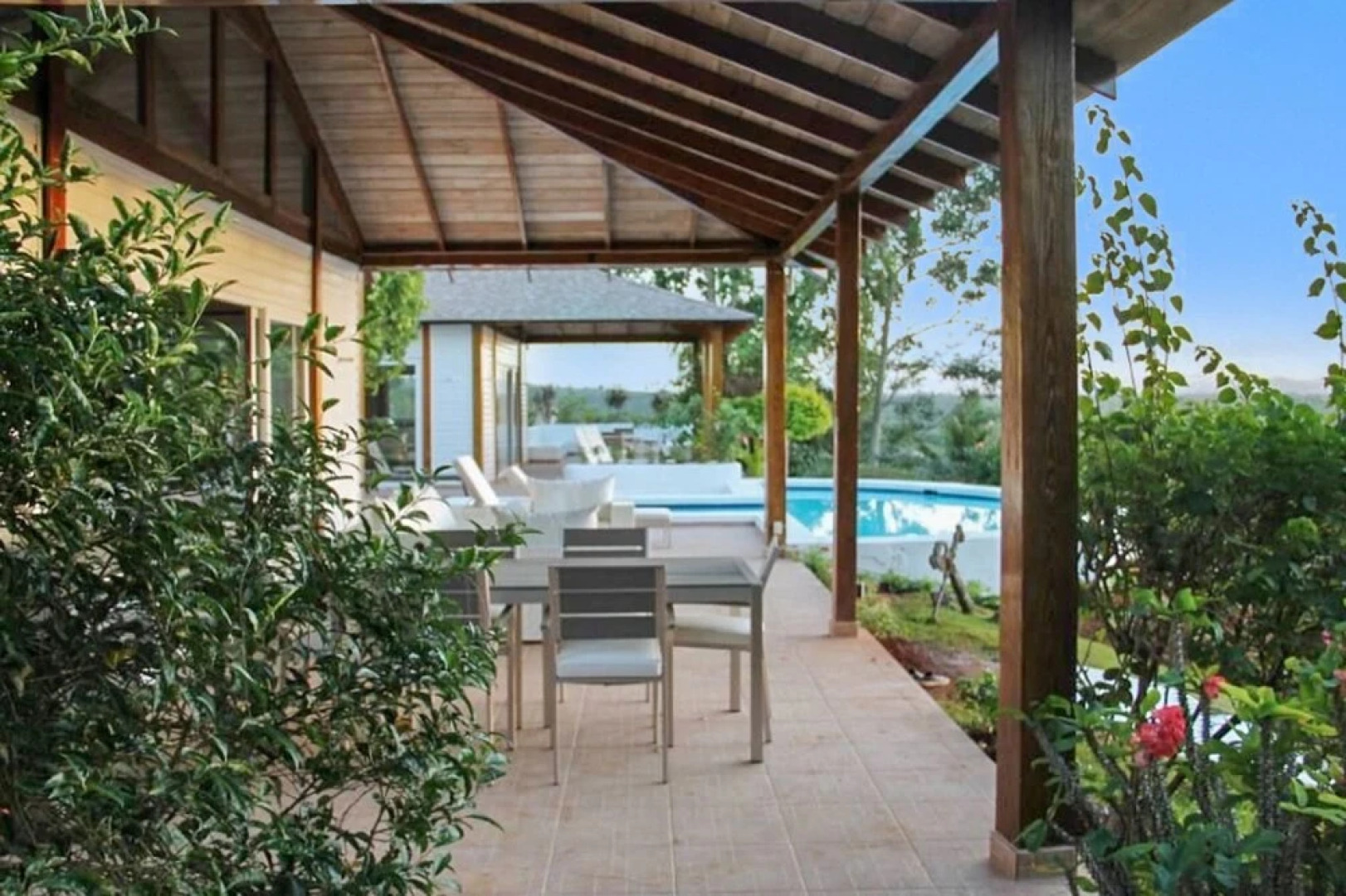 Luxury, 4-bedroom Villa With a Swimming Pool and Superb sea Views