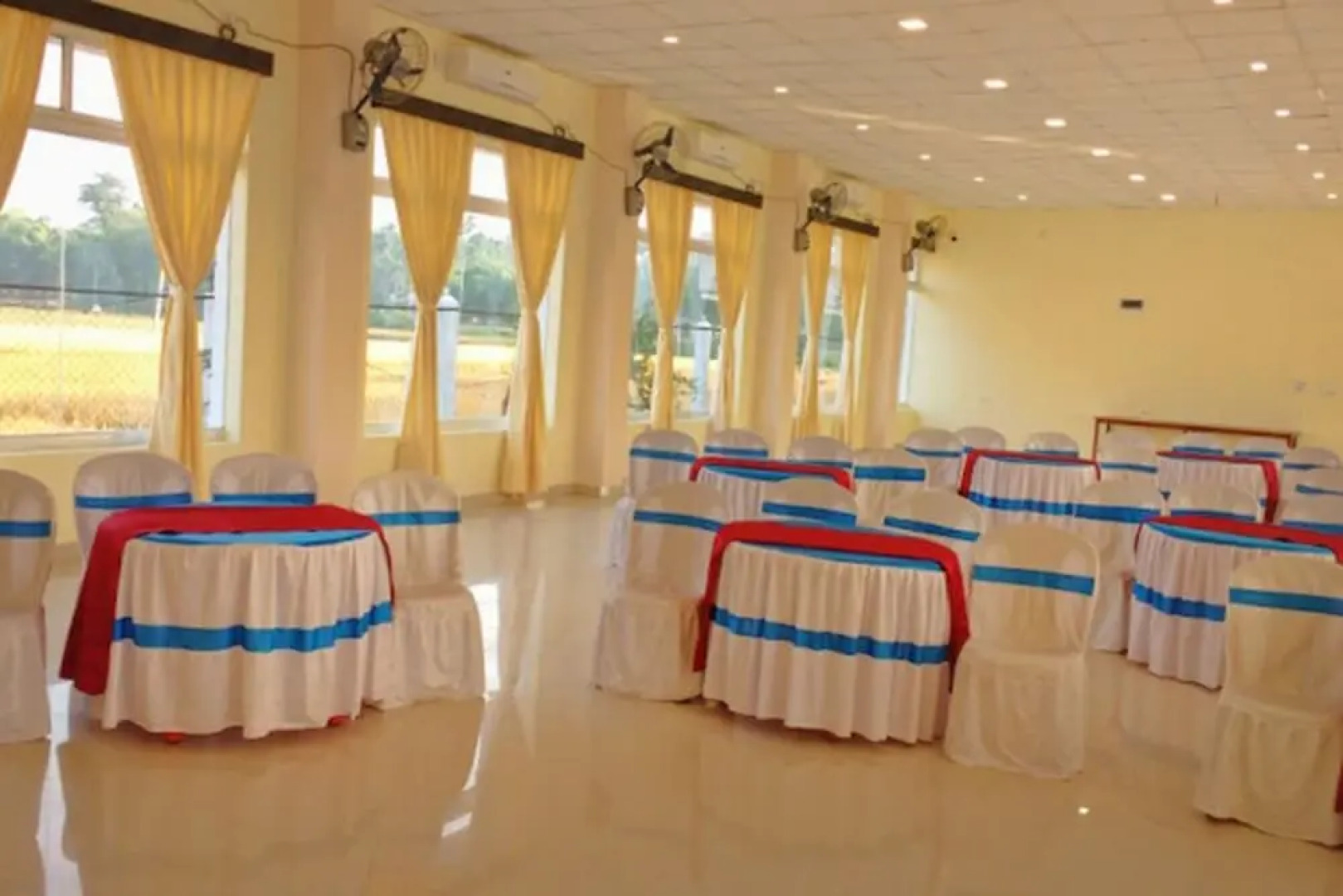 OYO 29258 Hotel Debrani International