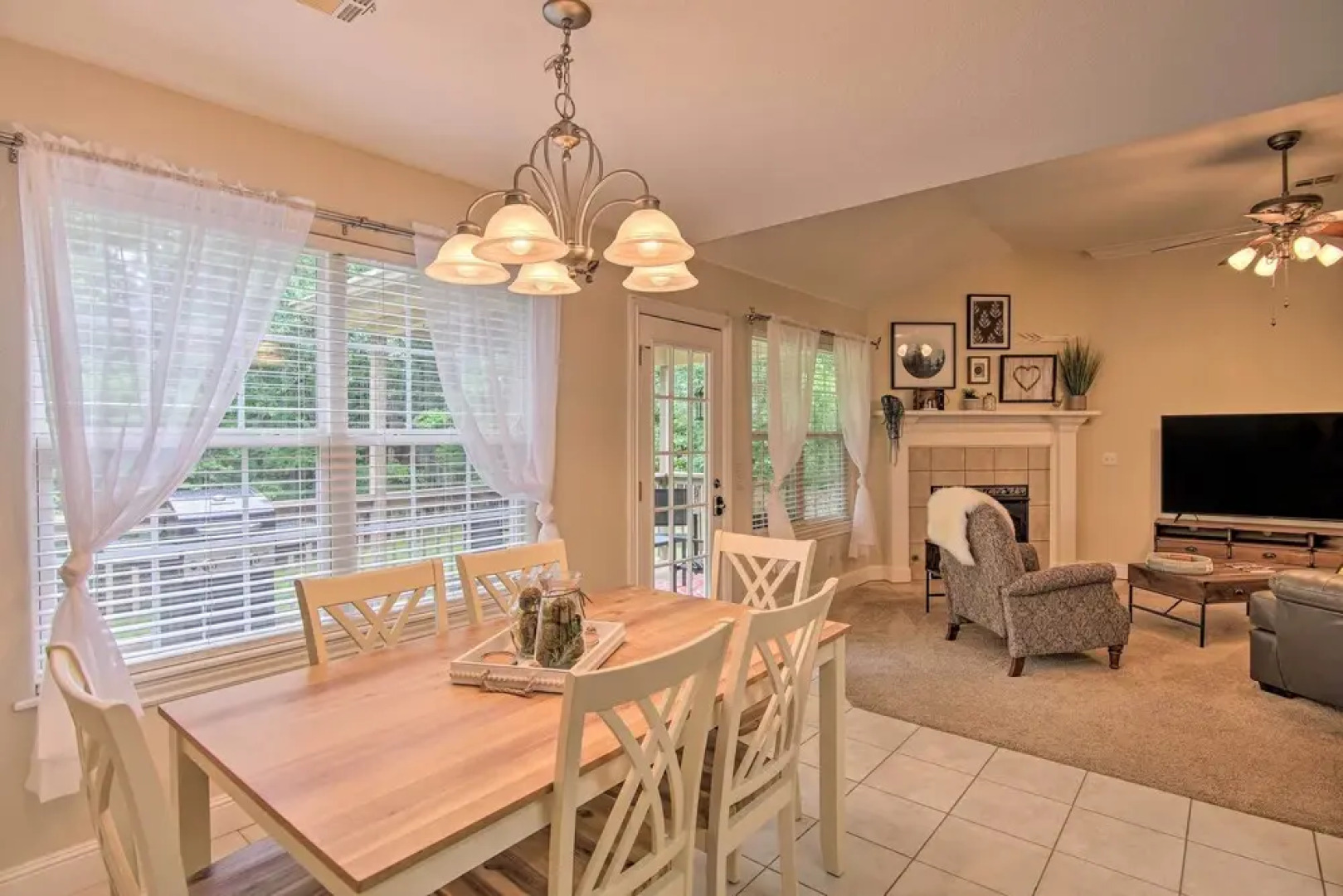 Bella Vista Home: Steps to Mountain Biking Trails!