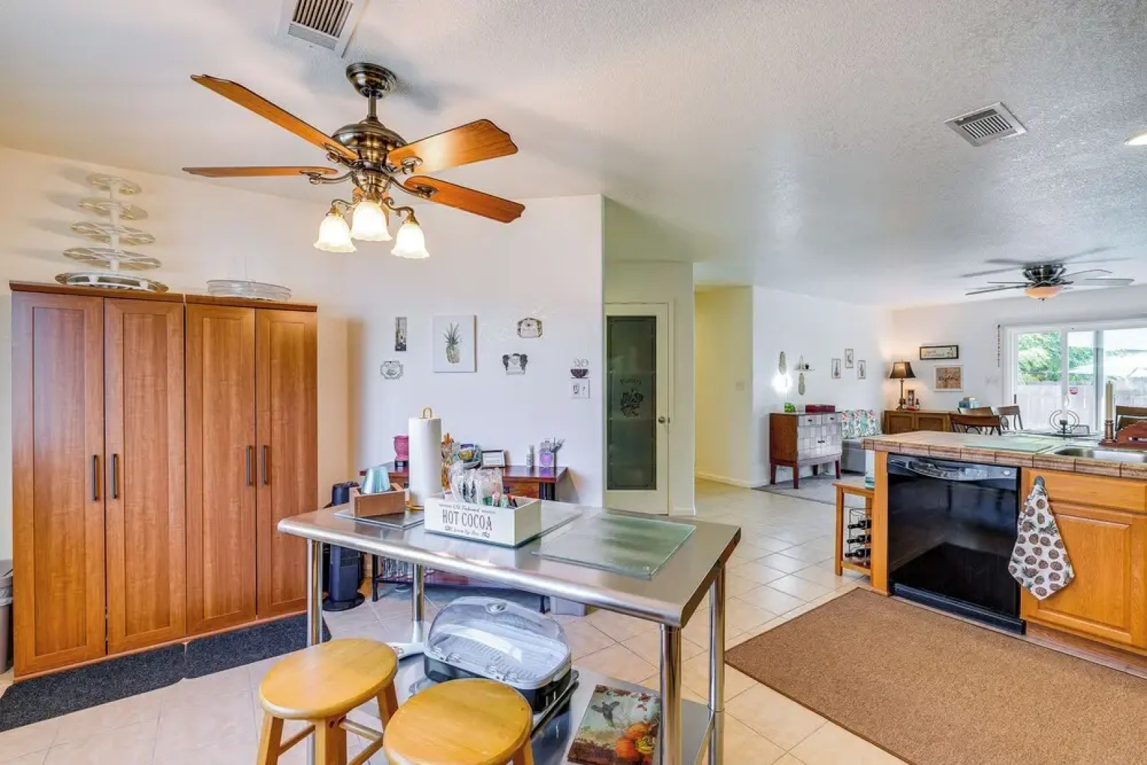 Sunny Lodi Getaway - Walk to Downtown & Wineries