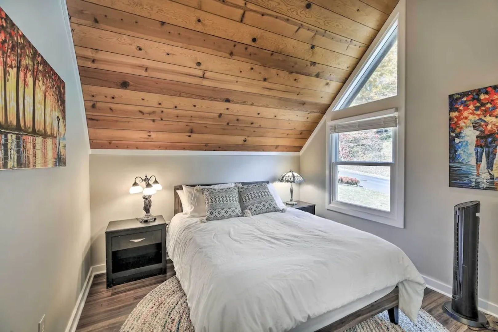 Updated Kingsport Home w/ Deck + Mtn Views!