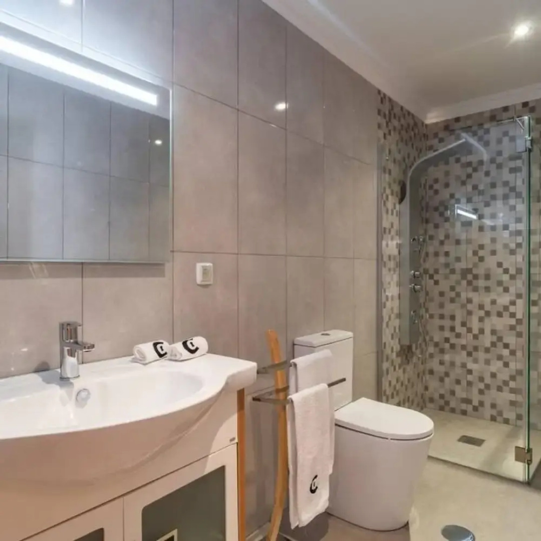 Canhas Views Pool and Barbecue