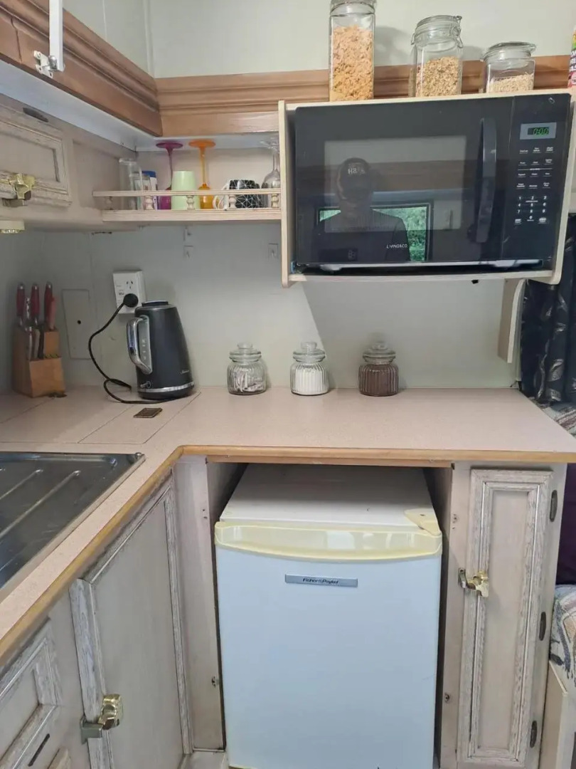 Kiwi Cabin and Homestay at Koru