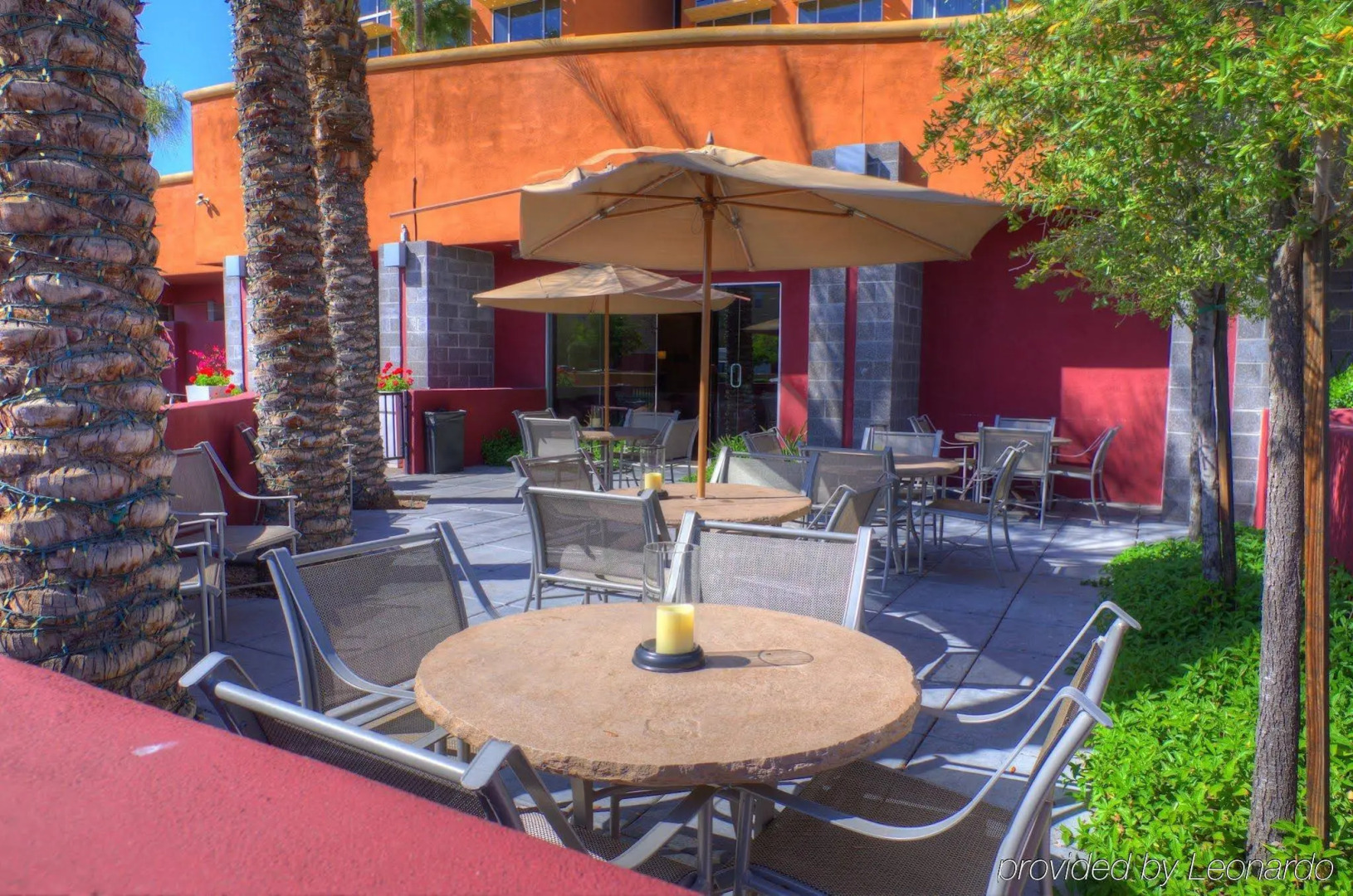 Holiday Inn Express & Suites Phoenix Midtown by IHG