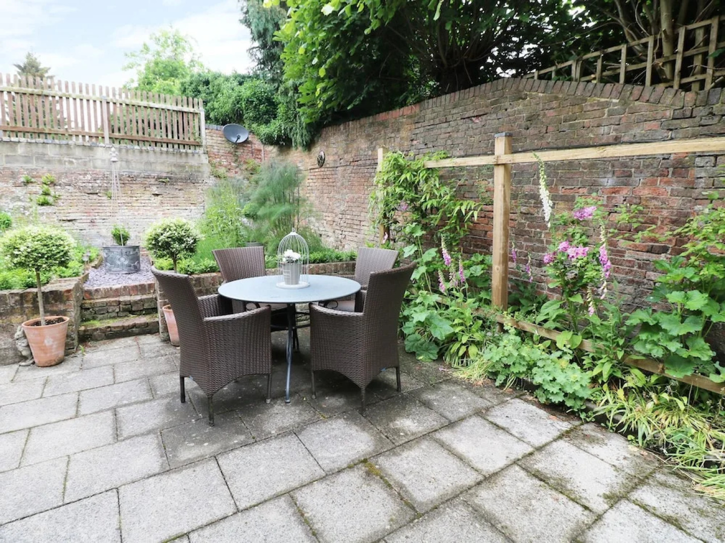 The Old Clock Makers