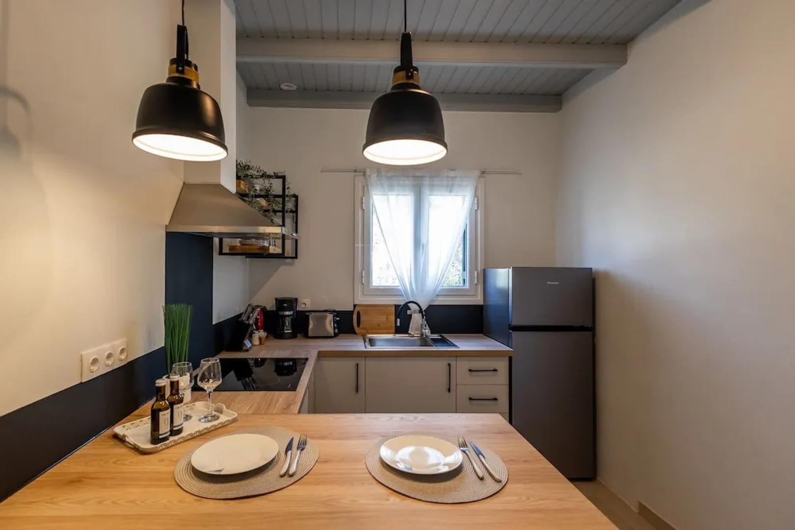 Vallia's Seaview & Stylish Apartments by Konnect, Nisaki